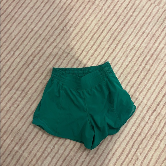 Lululemon hotty hot shorts - Picture 1 of 3